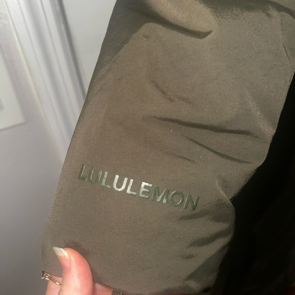 Lululemon Athletica Dark Green Winter Warrior Jacket - Picture 5 of 9